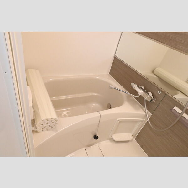 フラーリッシュ 追い焚き給湯機能付き浴室