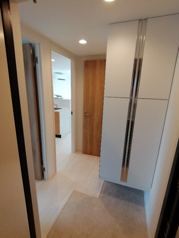 CREAL上野2階 玄関