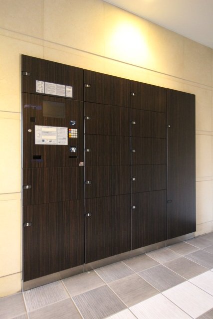 フェニックス川崎弐番館10階 宅配BOX