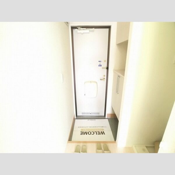 ゴールドヒルズ107号室 玄関