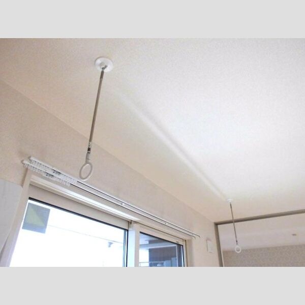 フローラハウス202号室 室内物干し