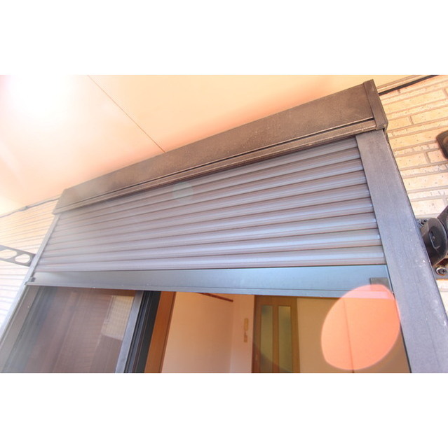 シュクレ102号室 防犯シャッター