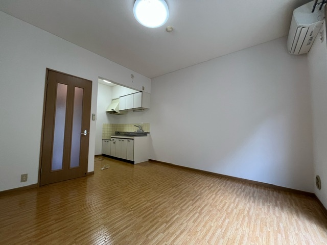 メゾン南大沢ＢB102号室 リビング