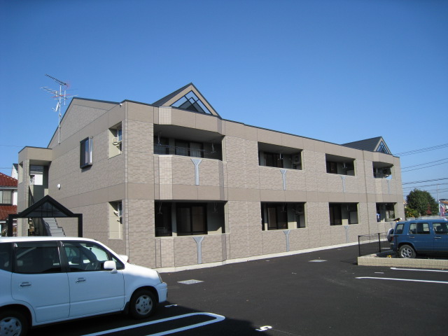 サンコート越谷105号室 外観写真（昼）