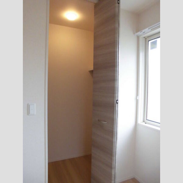 メゾン・ド・ノール おおたか クローゼット