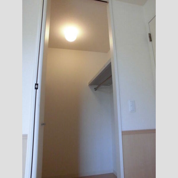 シャルドネ　A102号室 ウォークインクローゼット