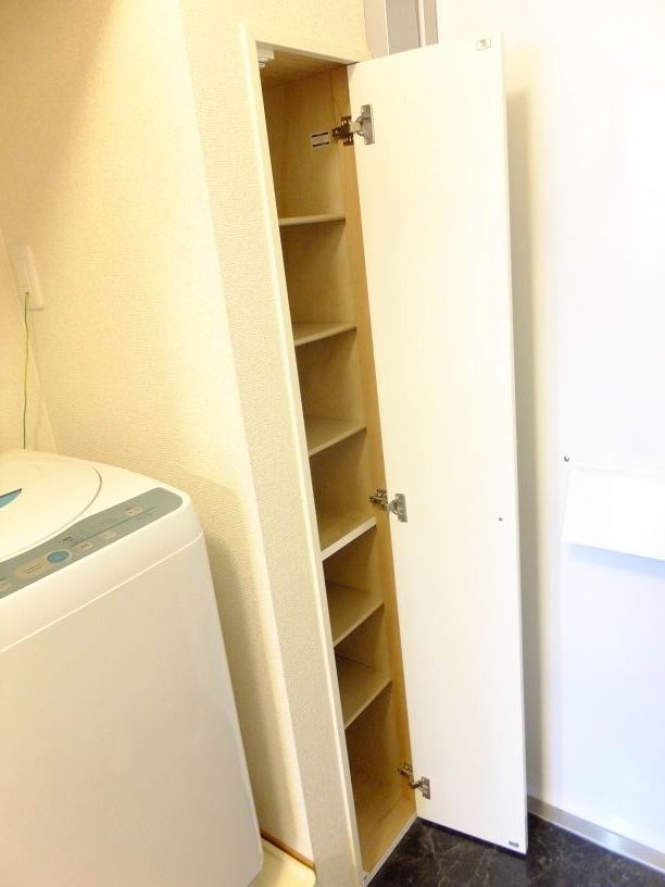 レオパレスヴィクトワール 玄関