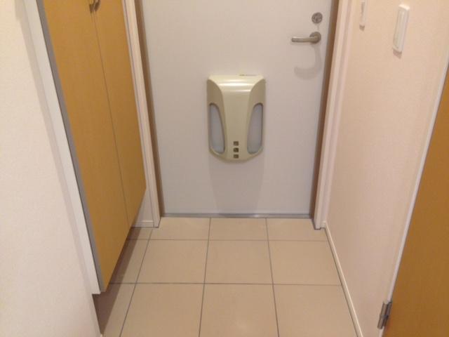 エムネージュ薬円台302号室 玄関