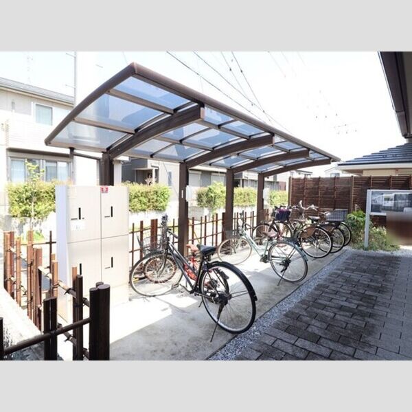 WEST COURT 楓 駐輪場