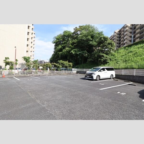 エクセル千葉寺 駐車場