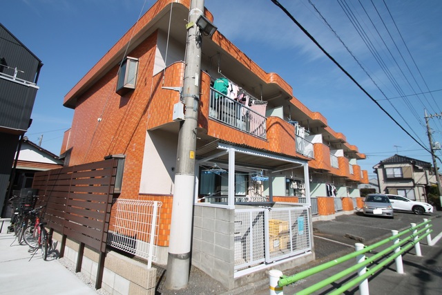 フラッツ　藤 外観！