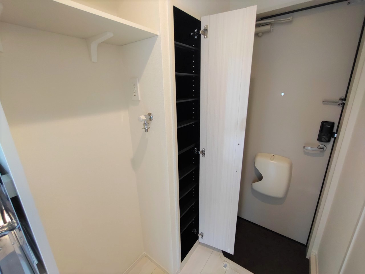 ハーモニーテラス高円寺南Ⅴ207号室 収納