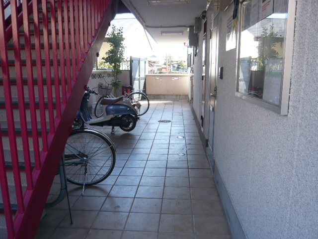 アーバンベル0301号室 駐輪場