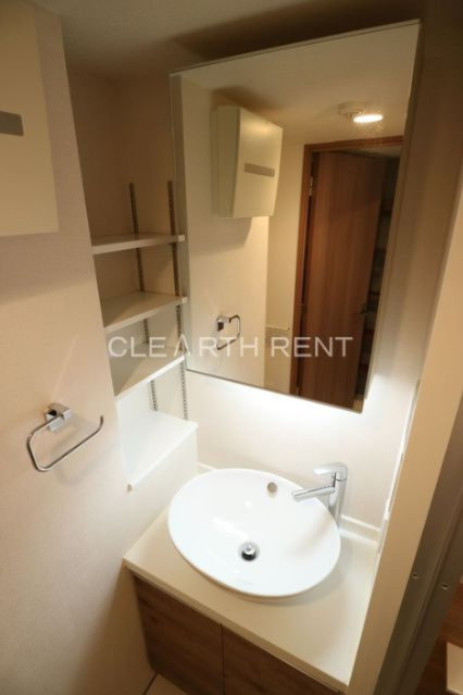 ＥＸＡＭ南麻布 キャビネット付洗面台/メイク用品なども置ける便利な棚付