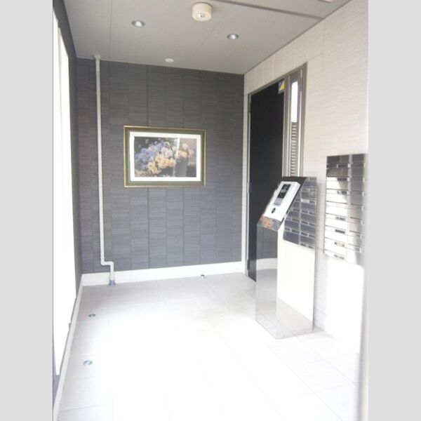 ルナマリア国立　A101号室 エントランス