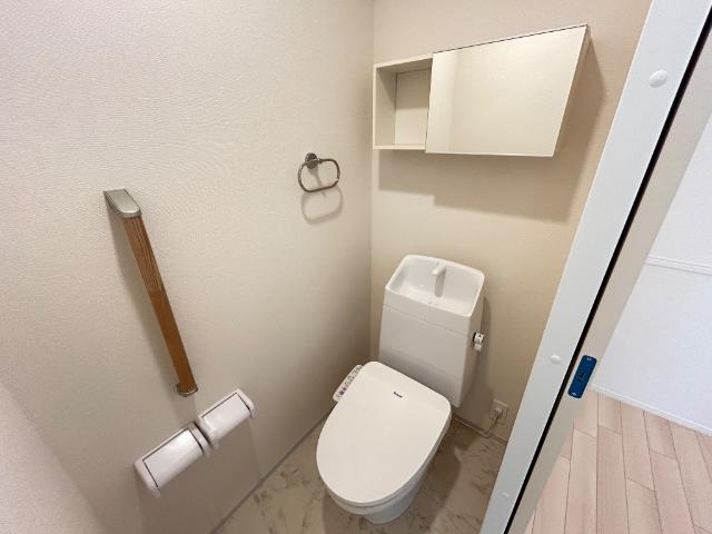 charme・toit（シャルム・トワ） シャワー付トイレ