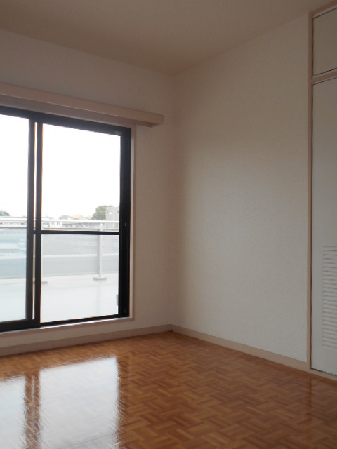 ラ・クラッセ西寺尾 リビング