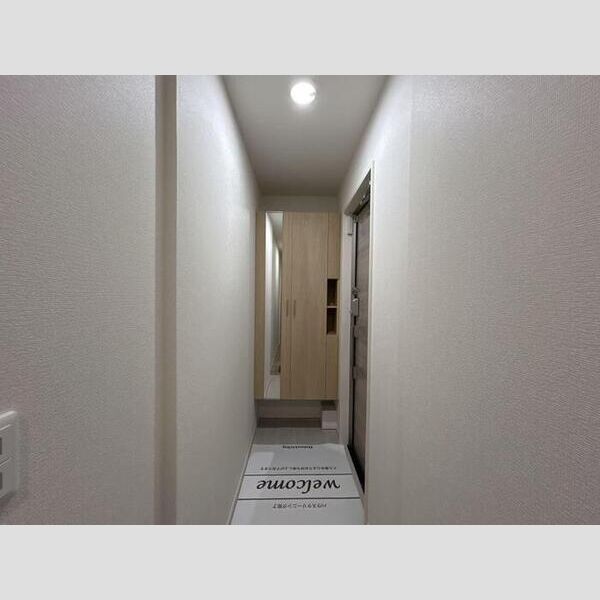 セレスティア西綾瀬206号室 玄関