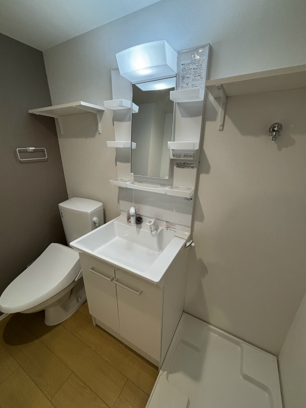 オークノワール綾瀬1階 洗面