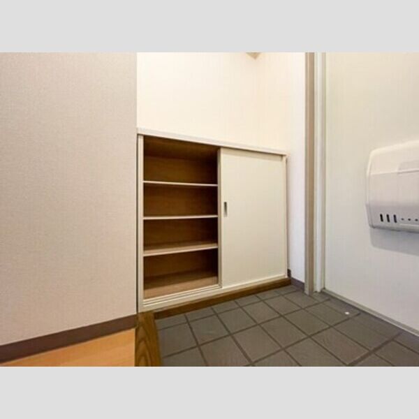 ラフィネ小倉412号室 シューズボックス