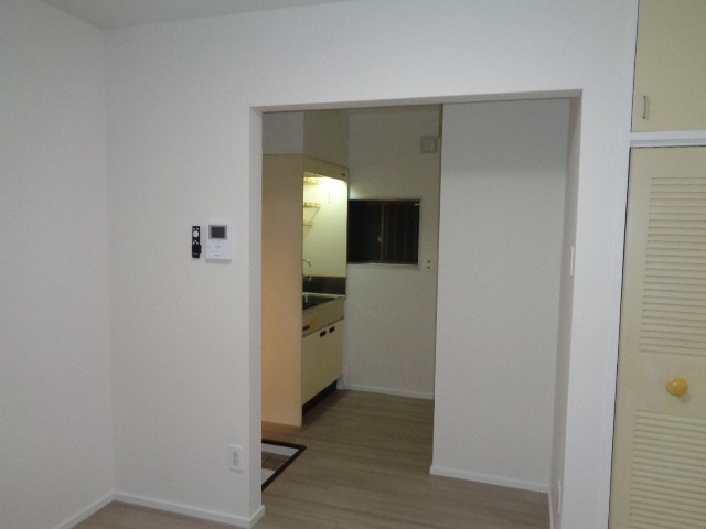 ローズアパート(Q-035) リビング