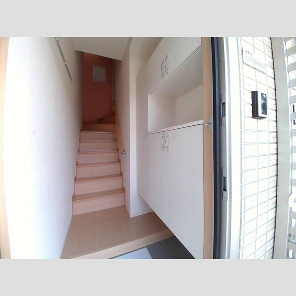 メープルハイツ 玄関