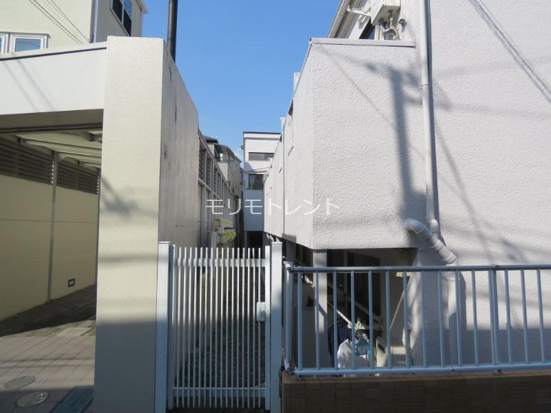 コーポマリーナ下北沢1階 外観