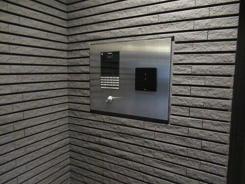 シティハウス目黒ザ・グランド エレベーター横インターホン
