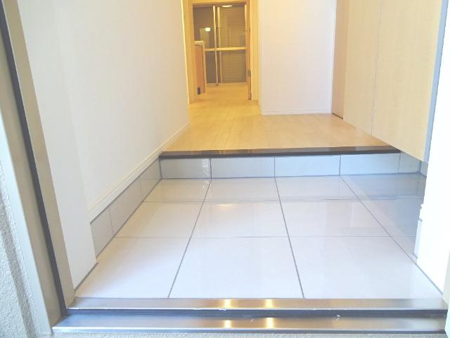 Ritz Elamica102号室 玄関