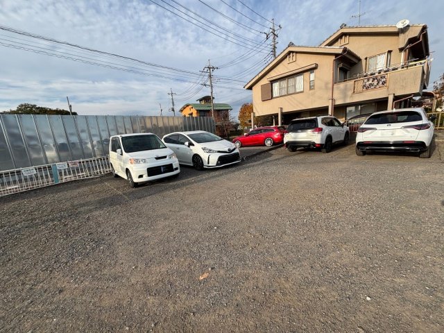 西武池袋線 狭山ヶ丘駅 3階建 築31年 周囲には駐車場多数あり