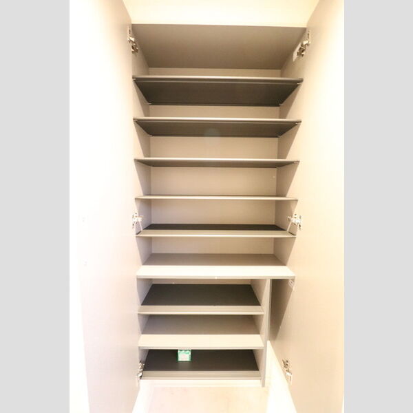 クレール緑303号室 シューズボックス