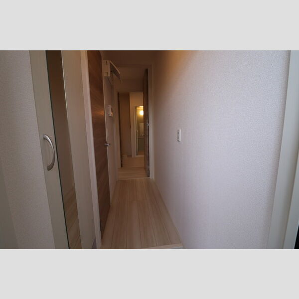 レディア301号室 廊下