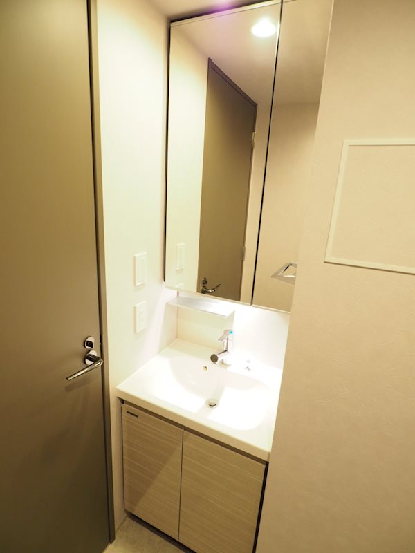 ドゥーエ日暮里1階 洗面