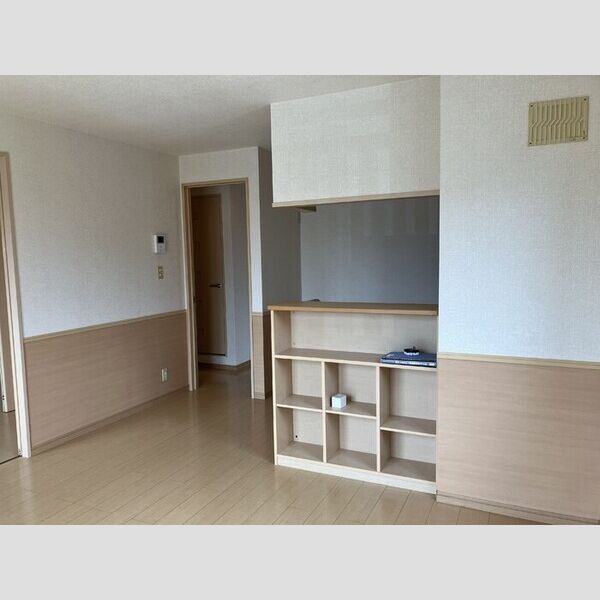 フレスカ リビングダイニング(別角度)