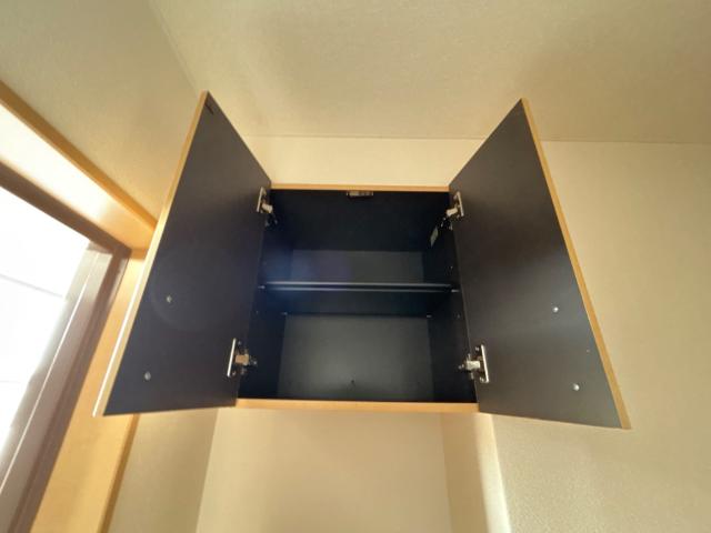 ペティハウス弐番館302号室 玄関上収納