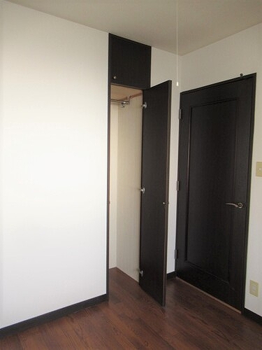 ライオンズマンション前田東公園 洋室約3.7畳クロゼット　前回募集時／2021年2月の写真