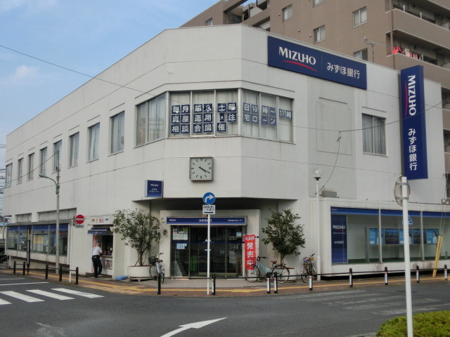 ジュネスＥ0105号室 【銀行】みずほ銀行東青梅支店まで473ｍ