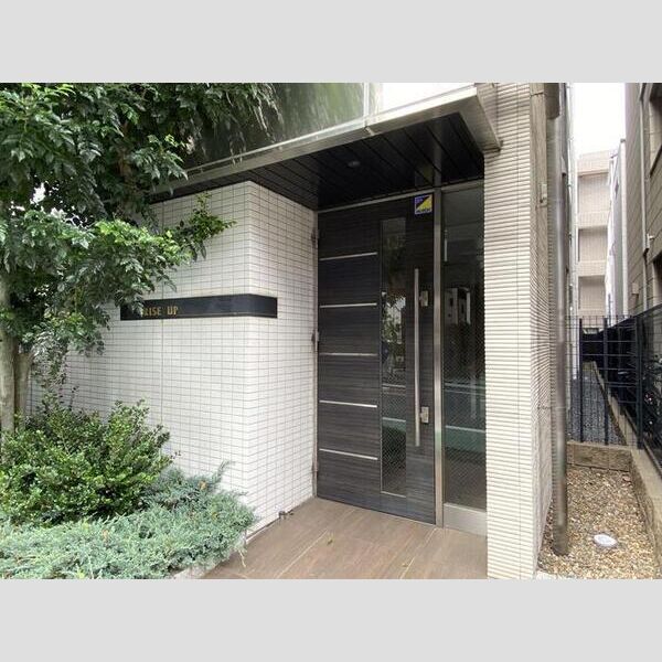 RISE UP エントランス