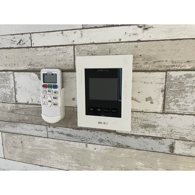 モナ・ローベル 内観