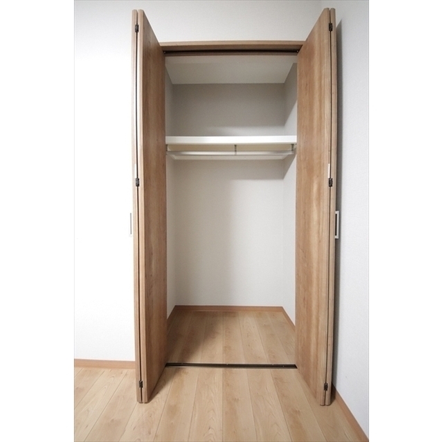 サリス万世町A棟0101号室 内観