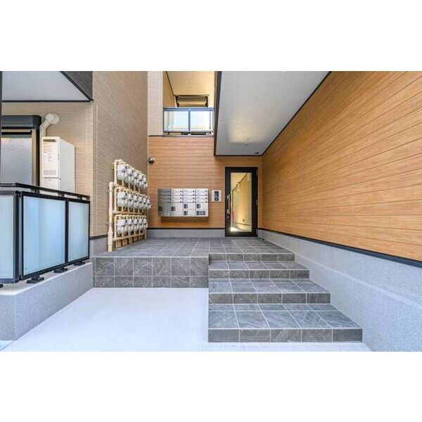 ダンデリオン港南台 エントランス