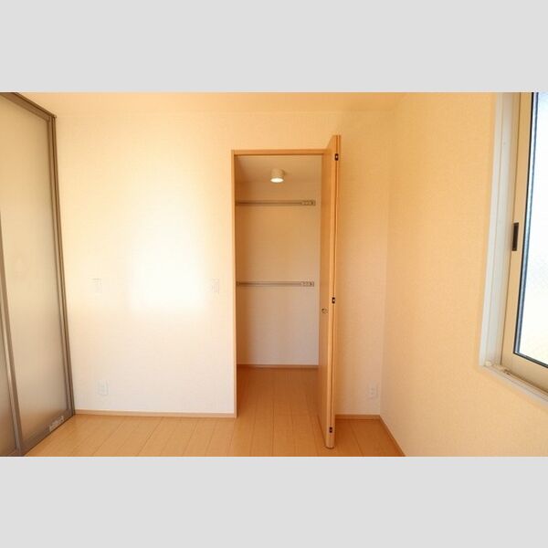 コンフォルターブル　B棟 洋室　クローゼット