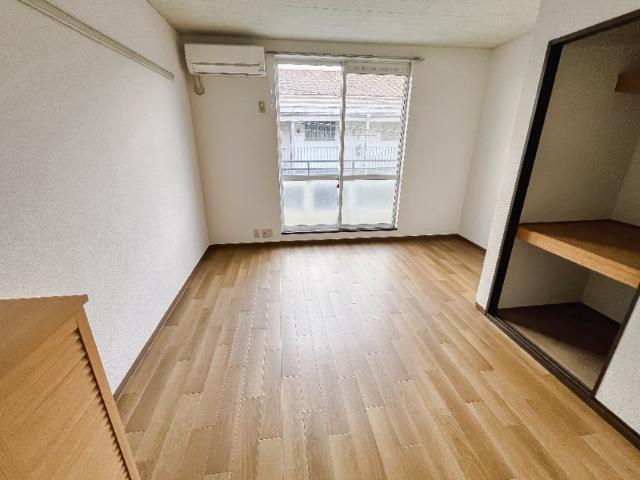 ジュネス・アオキ 内観