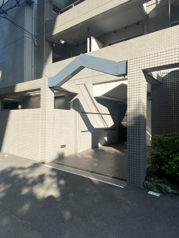 ワーベ寿々2階 エントランス