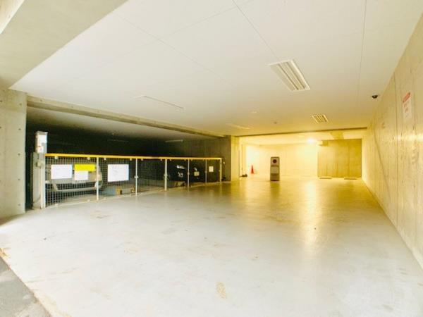 Ｂｒｉｌｌｉａ　ｉｓｔ　北沢ＫＥＹＡＫＩ4階 駐車場