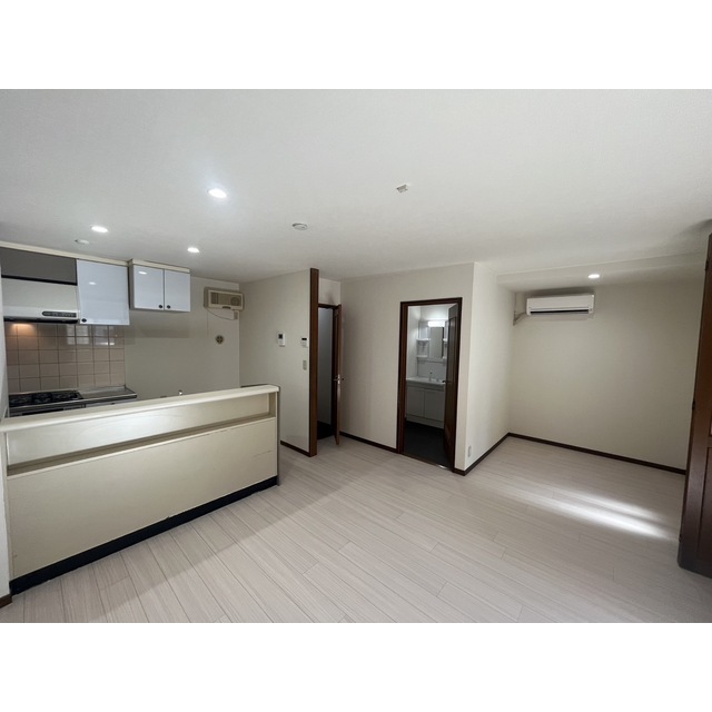 サンライズ大和P-1 リビング