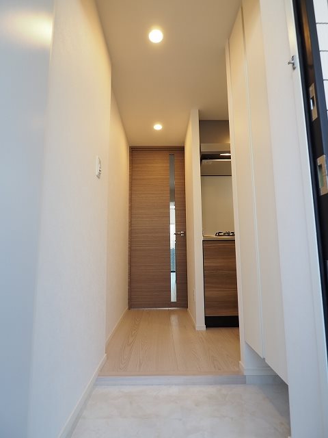 レオーネ方南町2階 玄関