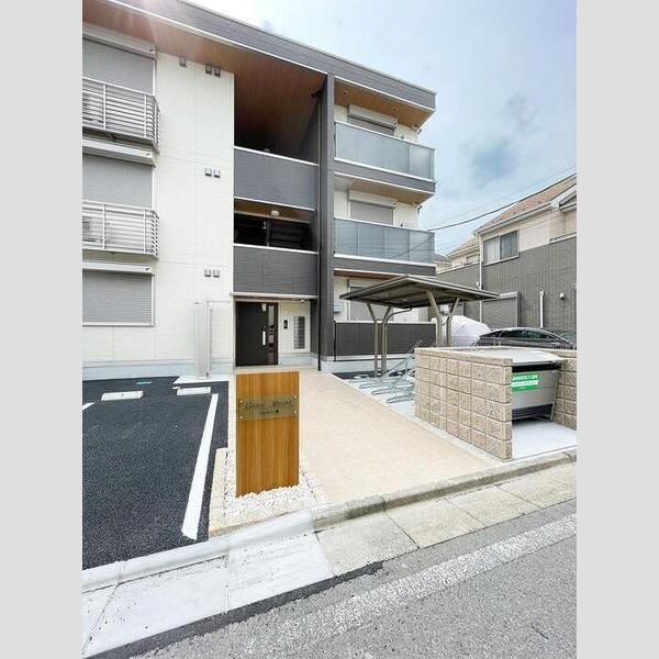 グレイス三郷303号室 エントランス