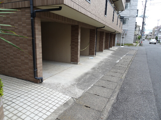 グランヴィラ２(K-107)2階 駐車場