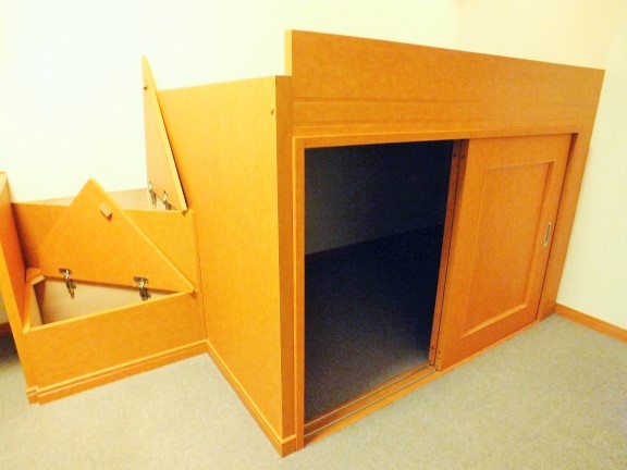 レオパレスアークソレイユ211号室 ベッド下収納あり。